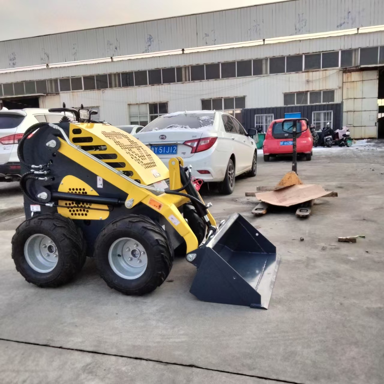380E skid steer loader four-wh - đánh giá và giá Wheel Loader